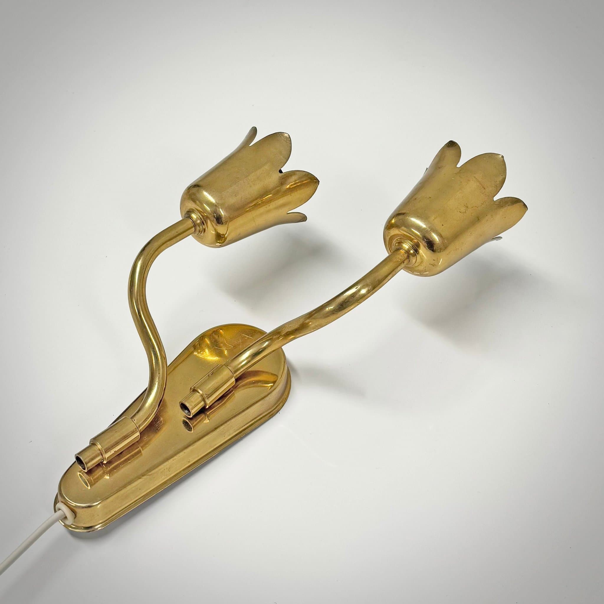 Vägglampa, 2-armad, Fog & Mørup "Tulip", Danmark. 2 av 2.