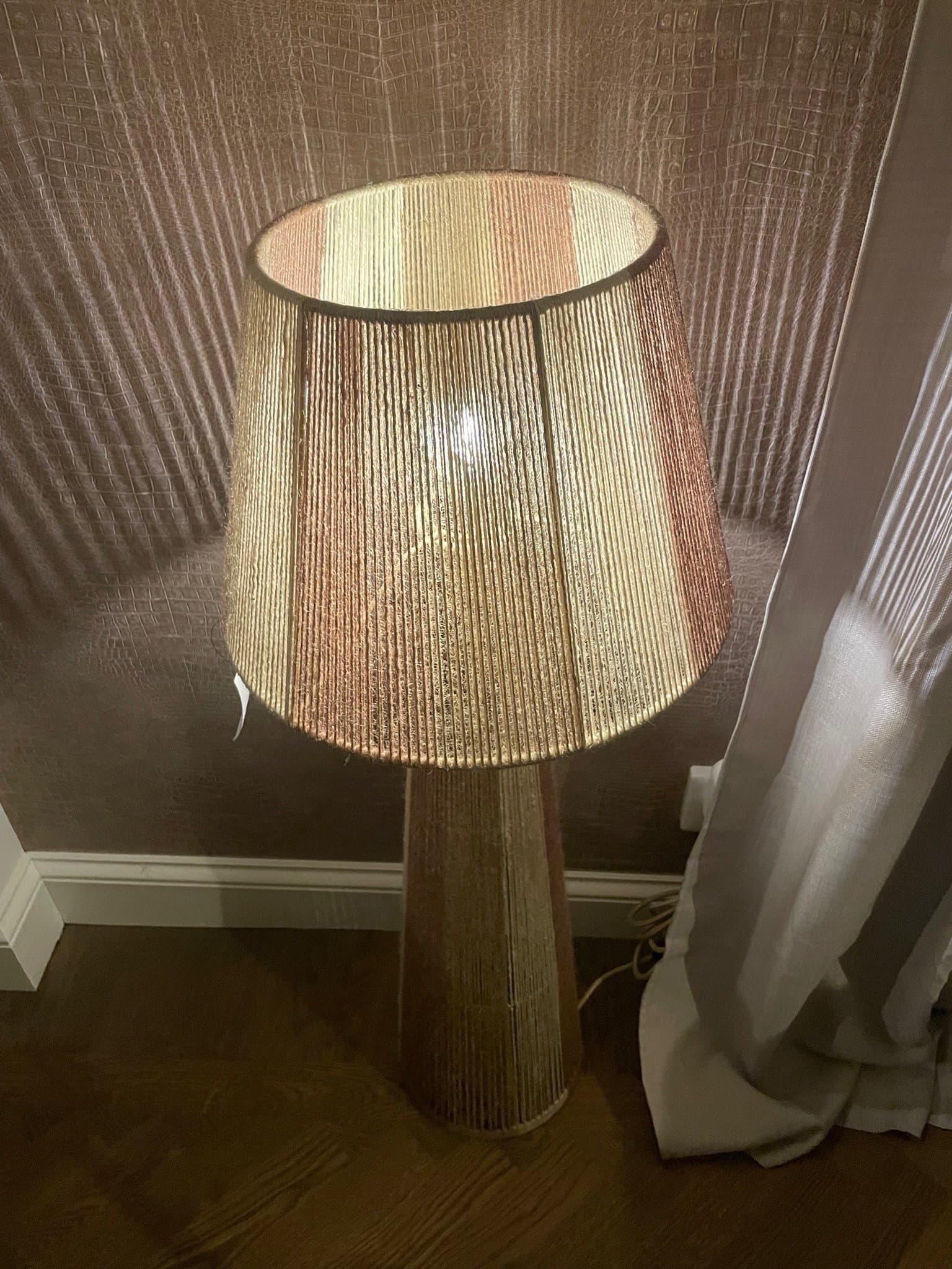 Golvlampa från Madem Stoltz