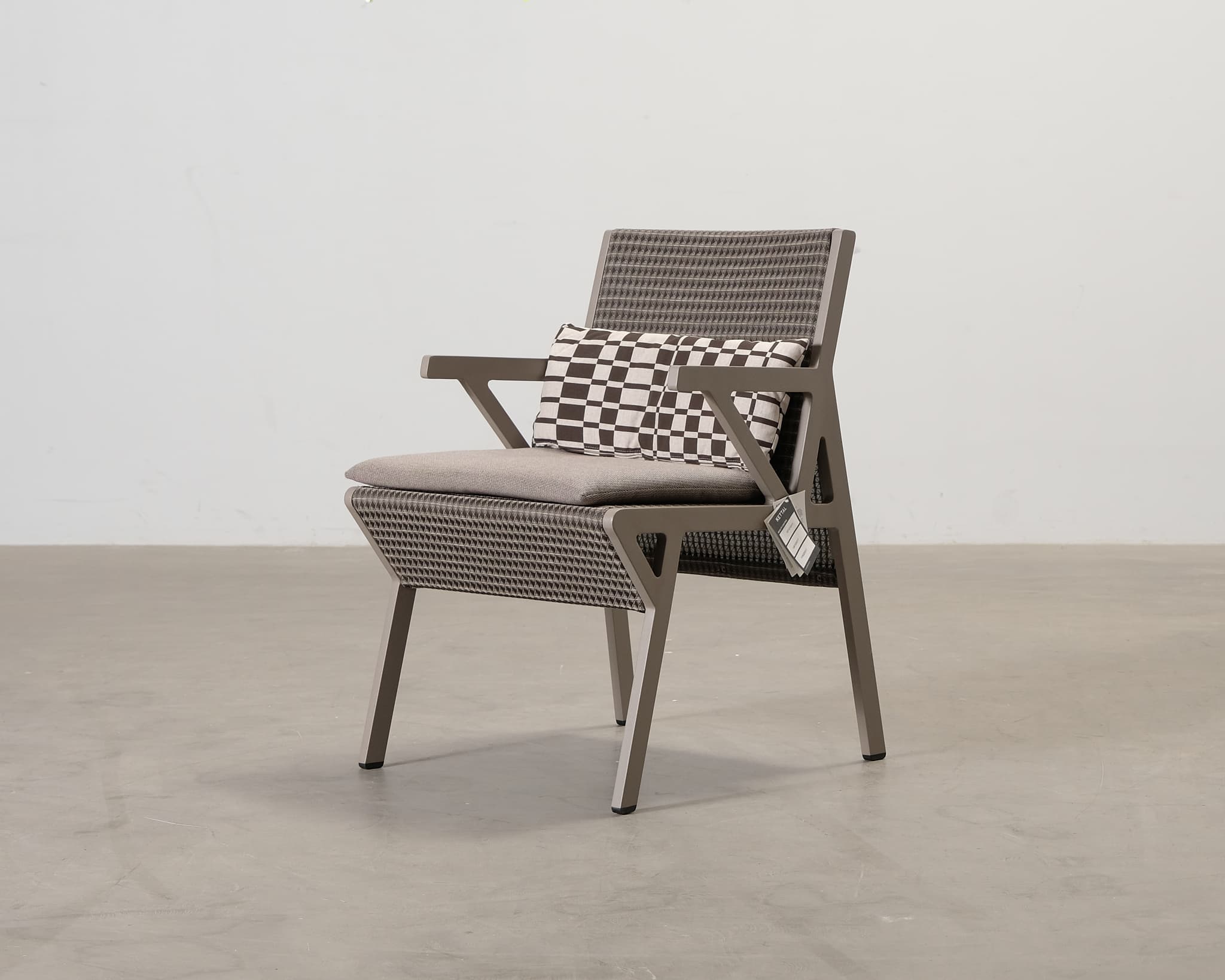 Kettal Vieques fåtölj grå