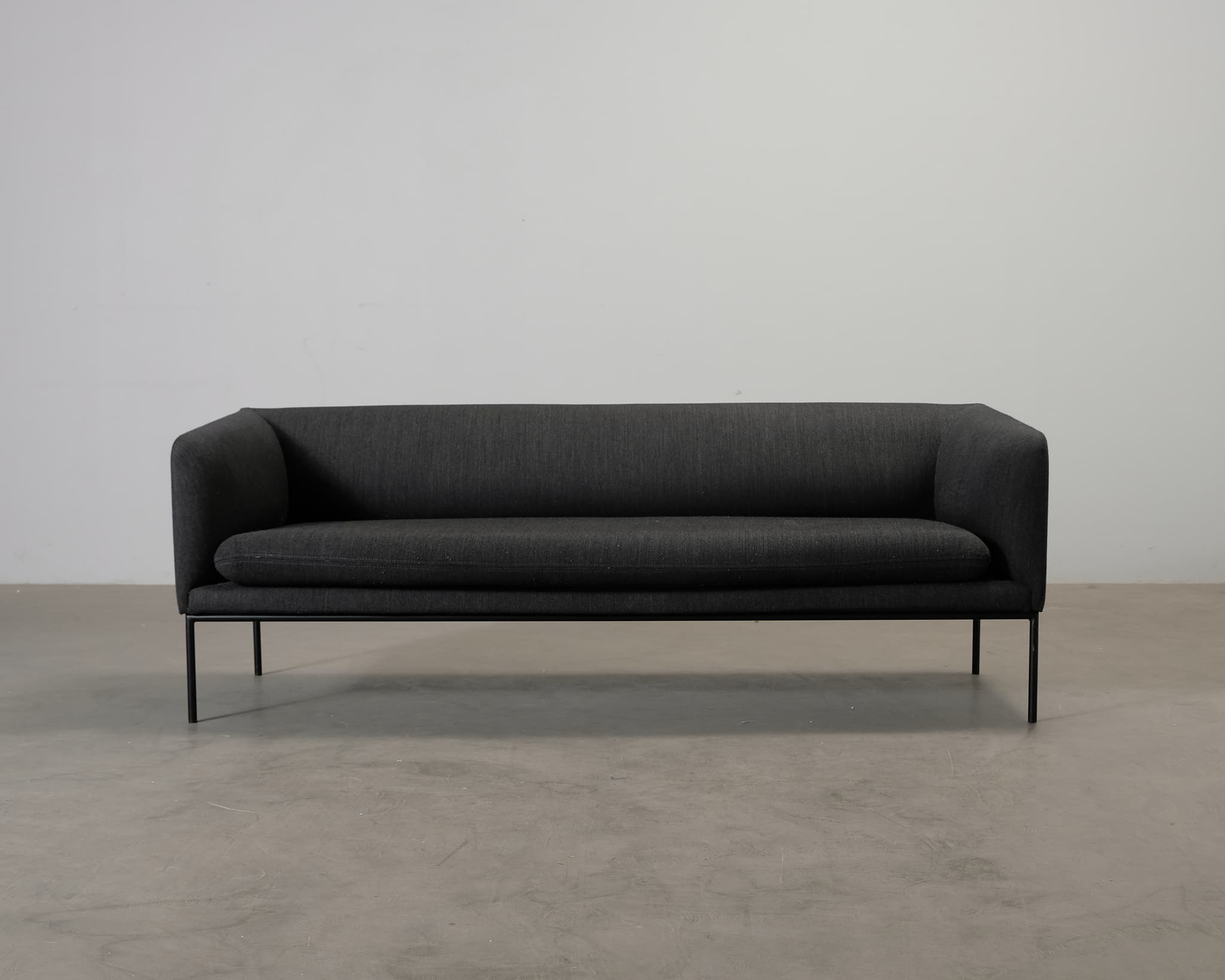 Ferm Living Turn 3-sits soffa mörkgrå