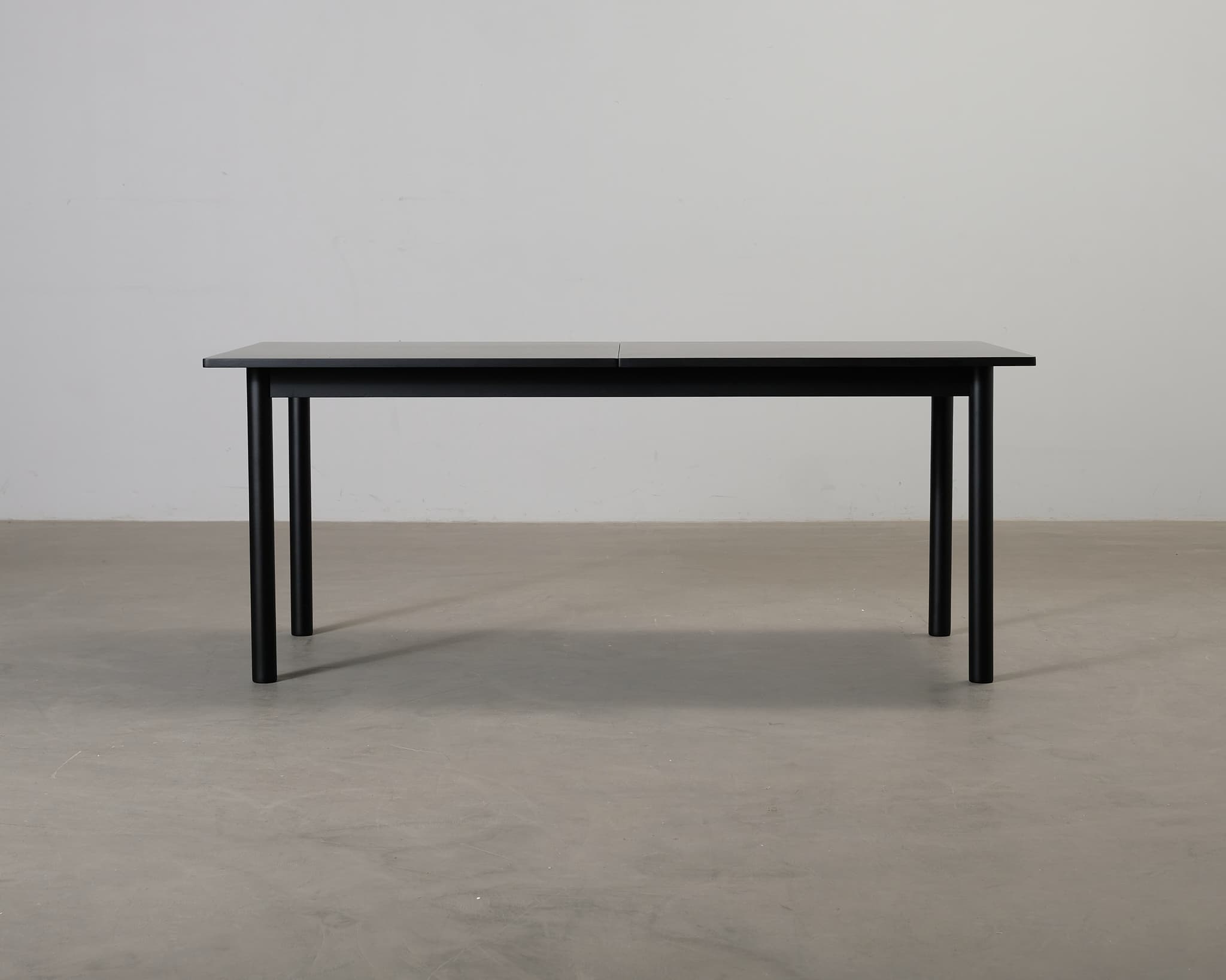 Decotique Milo förlängningsbart matbord 180-224 cm svart