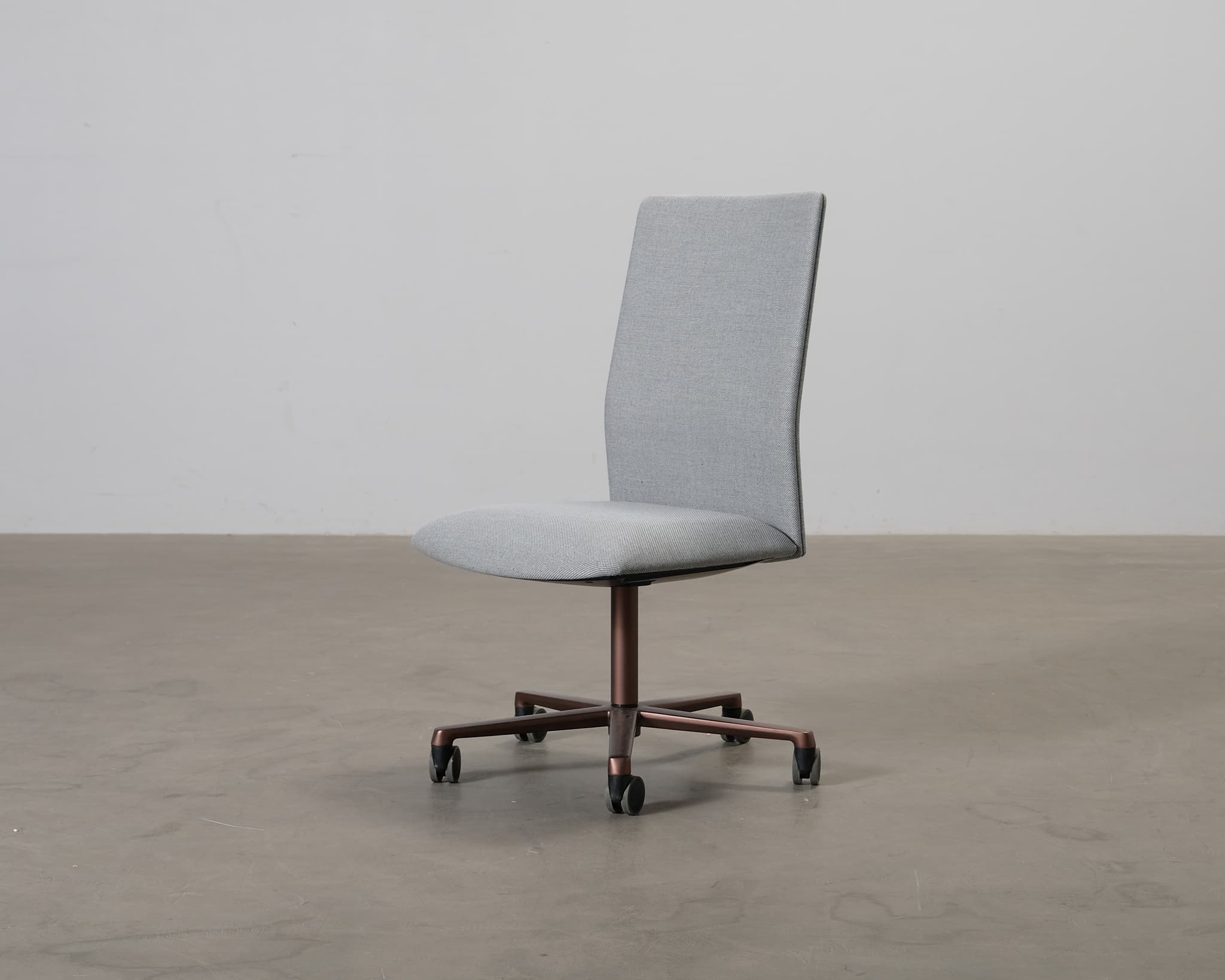 Arper Kinesit Met skrivbordstol grå / brun