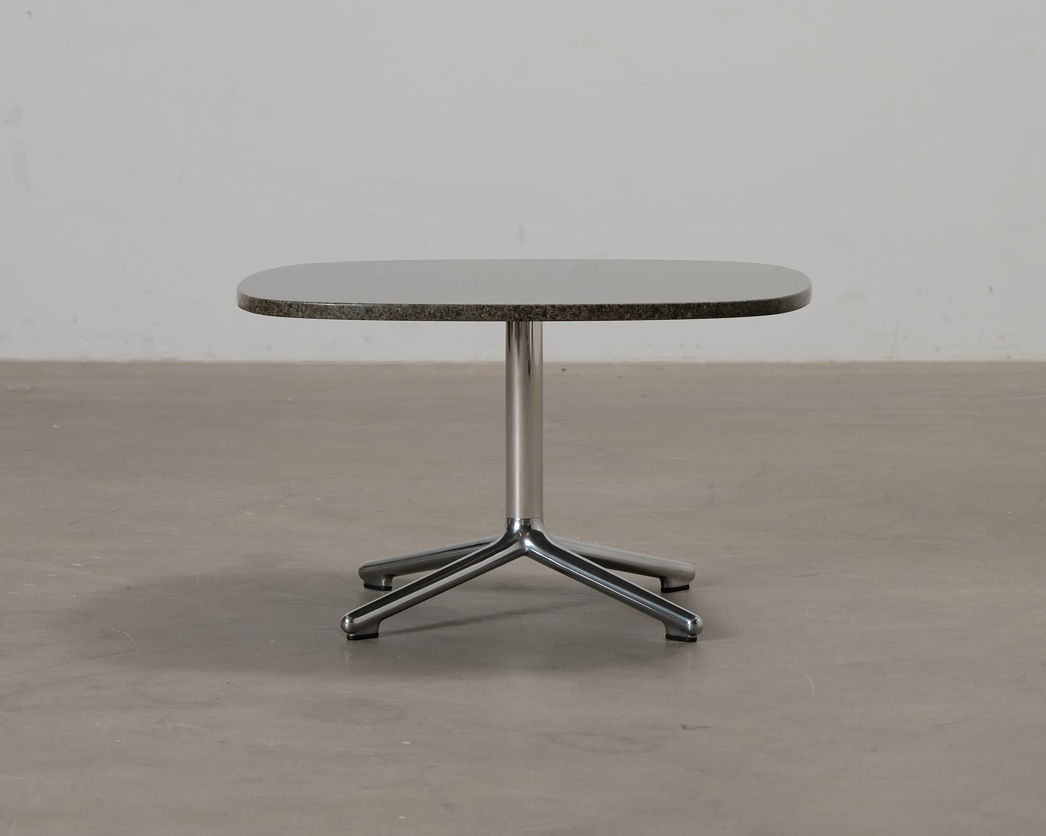 Normann Copenhagen Era soffbord svart / aluminium