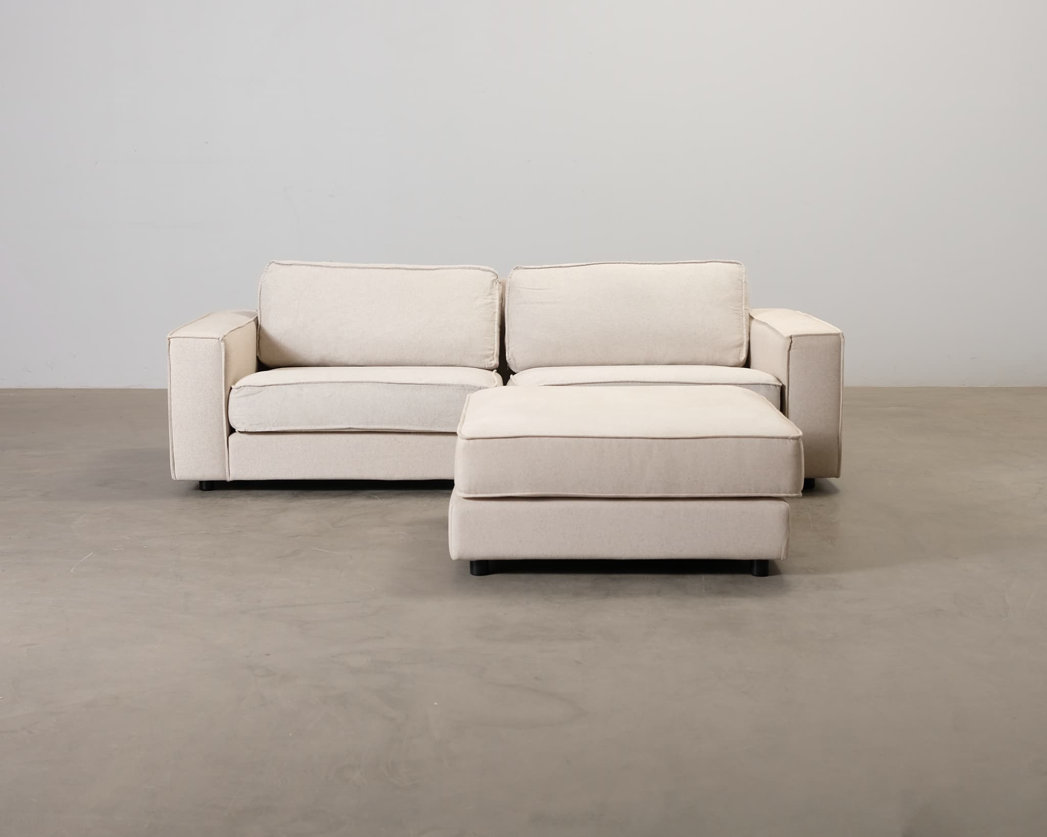 Forms & Objects Olivia 3-sits soffa med fotpall beige