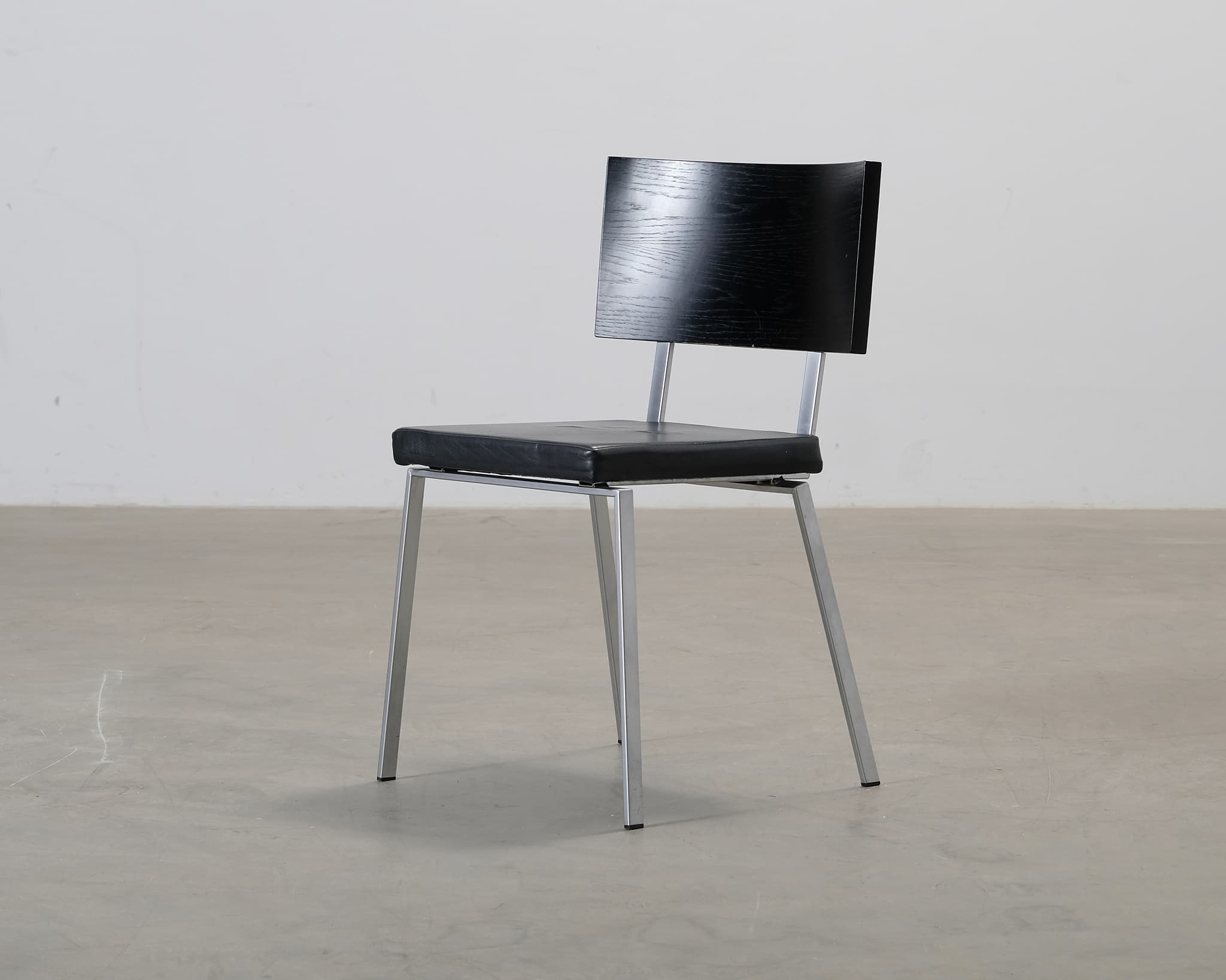 Karl Andersson & Söner Trippo matstol svart